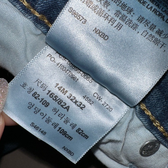 Levi’s Denizen Mid Rise Bootcut Jeans - Picture 3 of 7